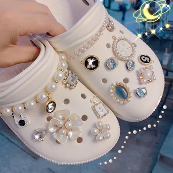 2022New Fierbinte Vanzare 1 Set pentru Femei Sandale Nou Designer de Crocodil Farmece Piatră prețioasă Rece Kwaii Decoratiuni de Pantofi Perla Accesorii Metalice